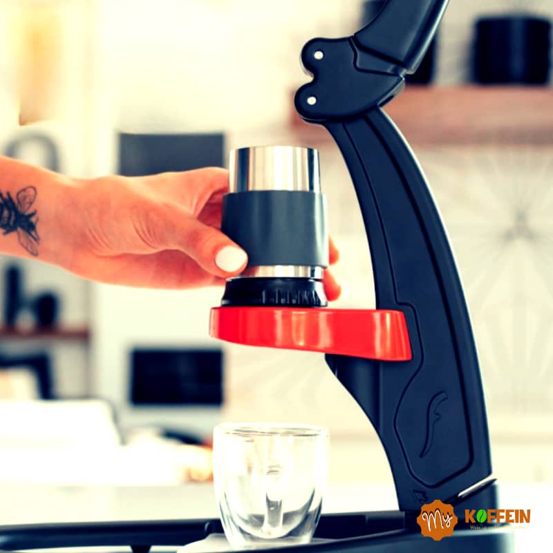 Manual lever espresso maker: Easy to Clean